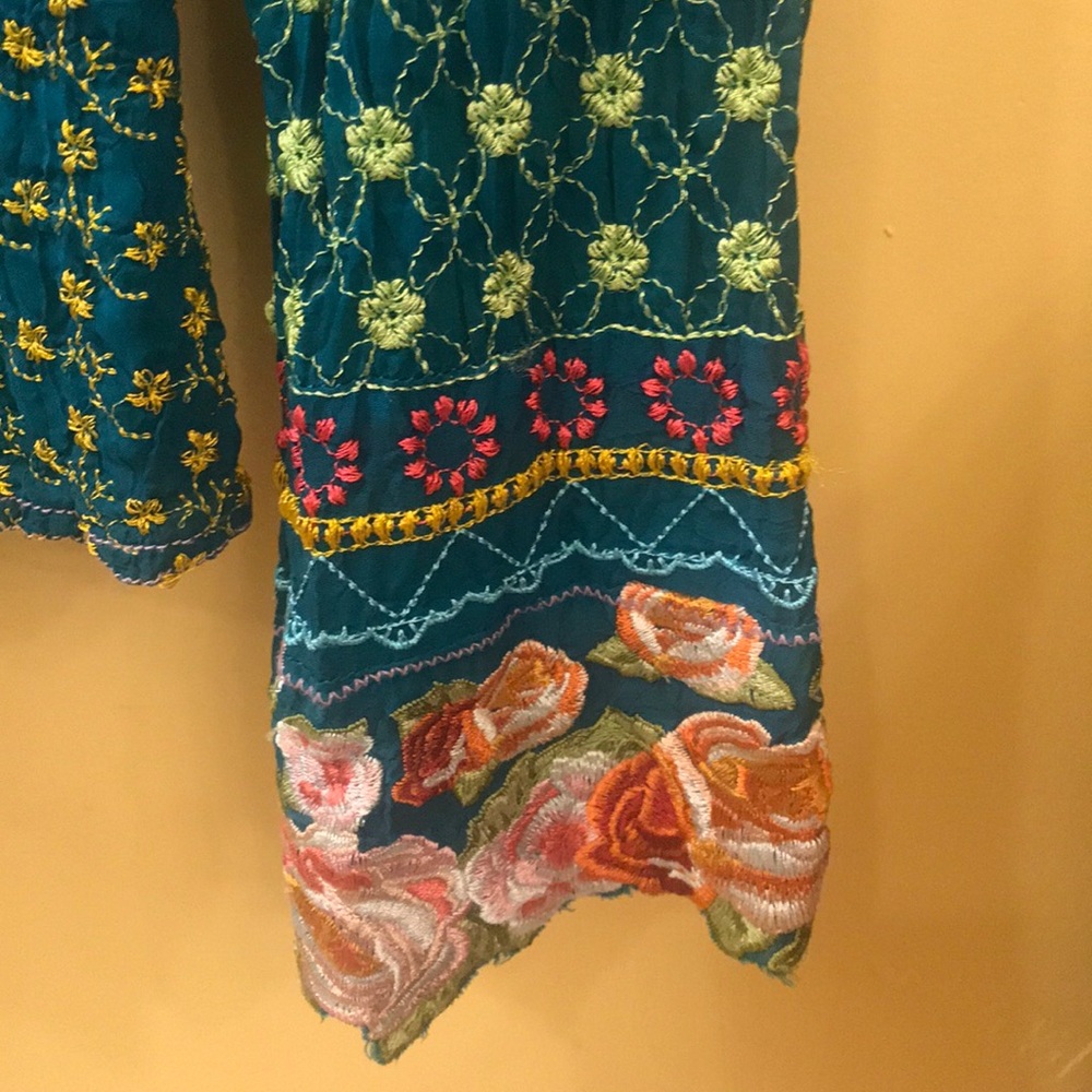 Blouse - Picture 3 of 6